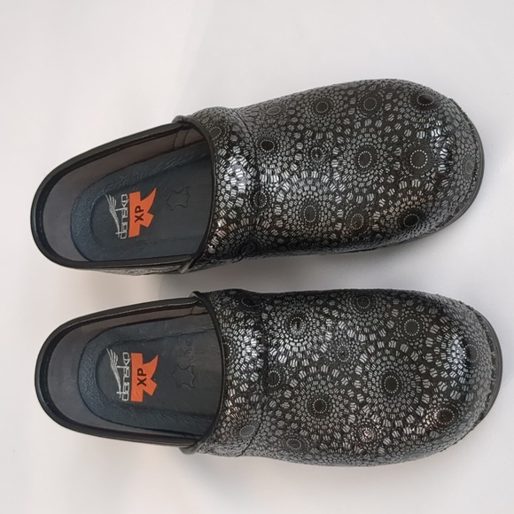 Dansko Shoes - Dansko Pro XP Medallion Metallic Leather Slip Resistant Clog Sz EU 36/US 5.5-6
